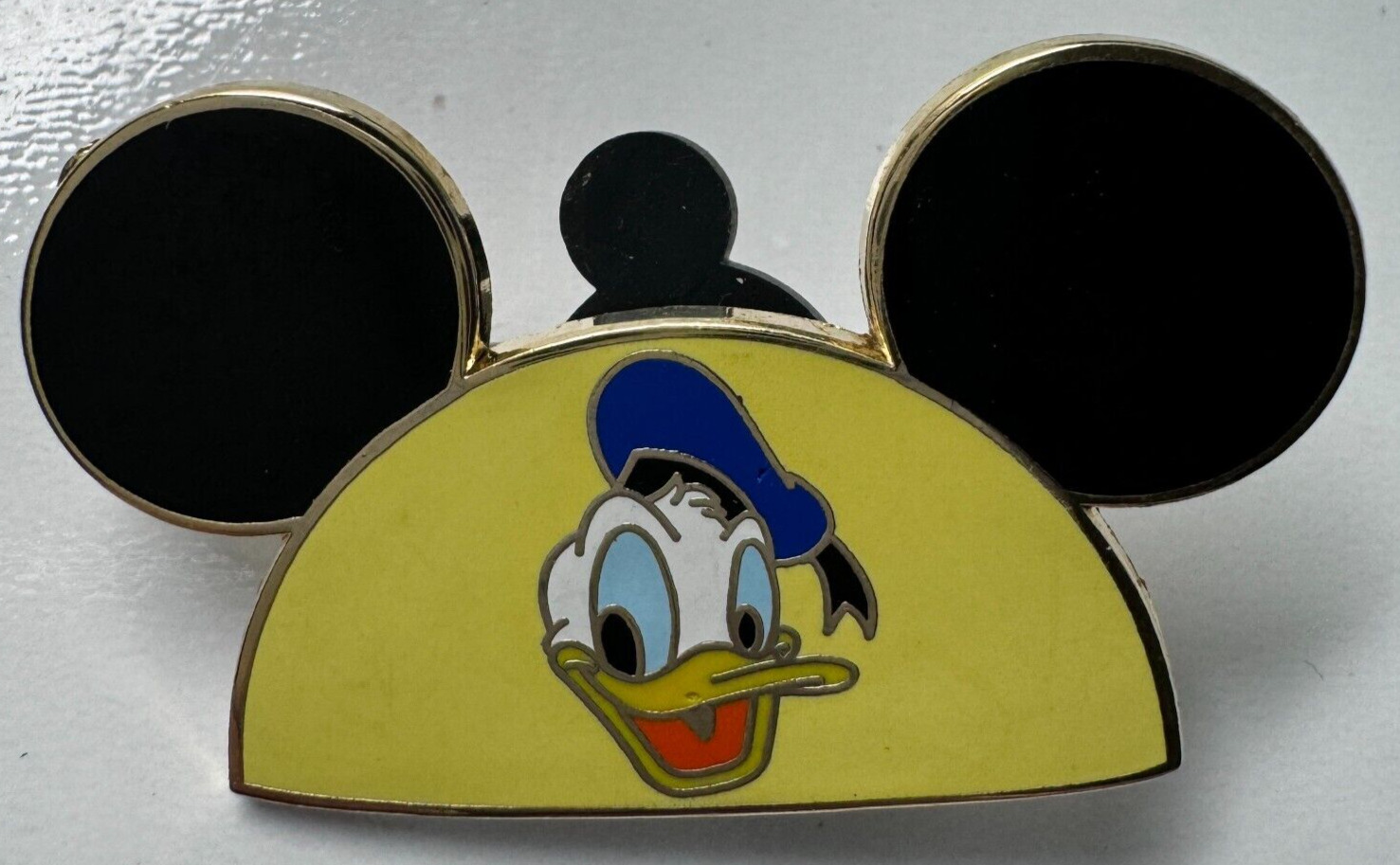 2008 Disney Character Donald Duck Mickey Mouse Hat Ear Pin